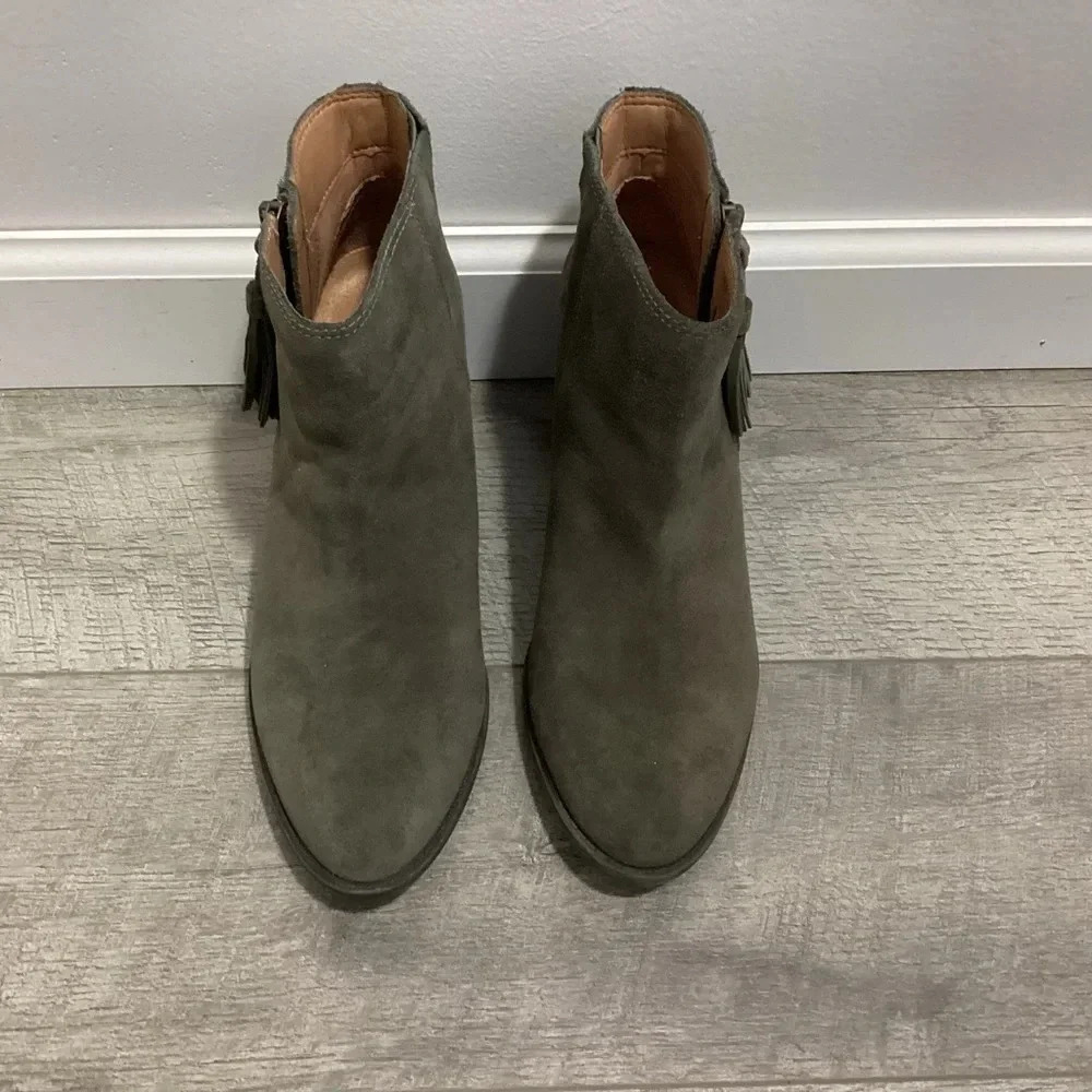 VIONIC Upright Madeline Boot Size 8